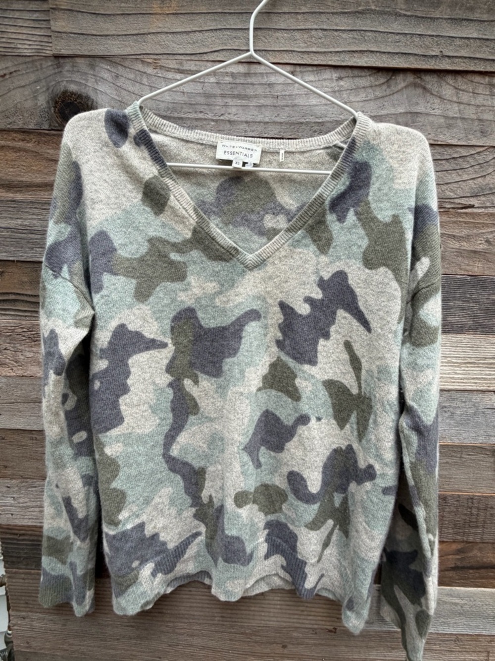 White&Warren cashmere Camo Pattern Crewneck Sweater - Gray/Green